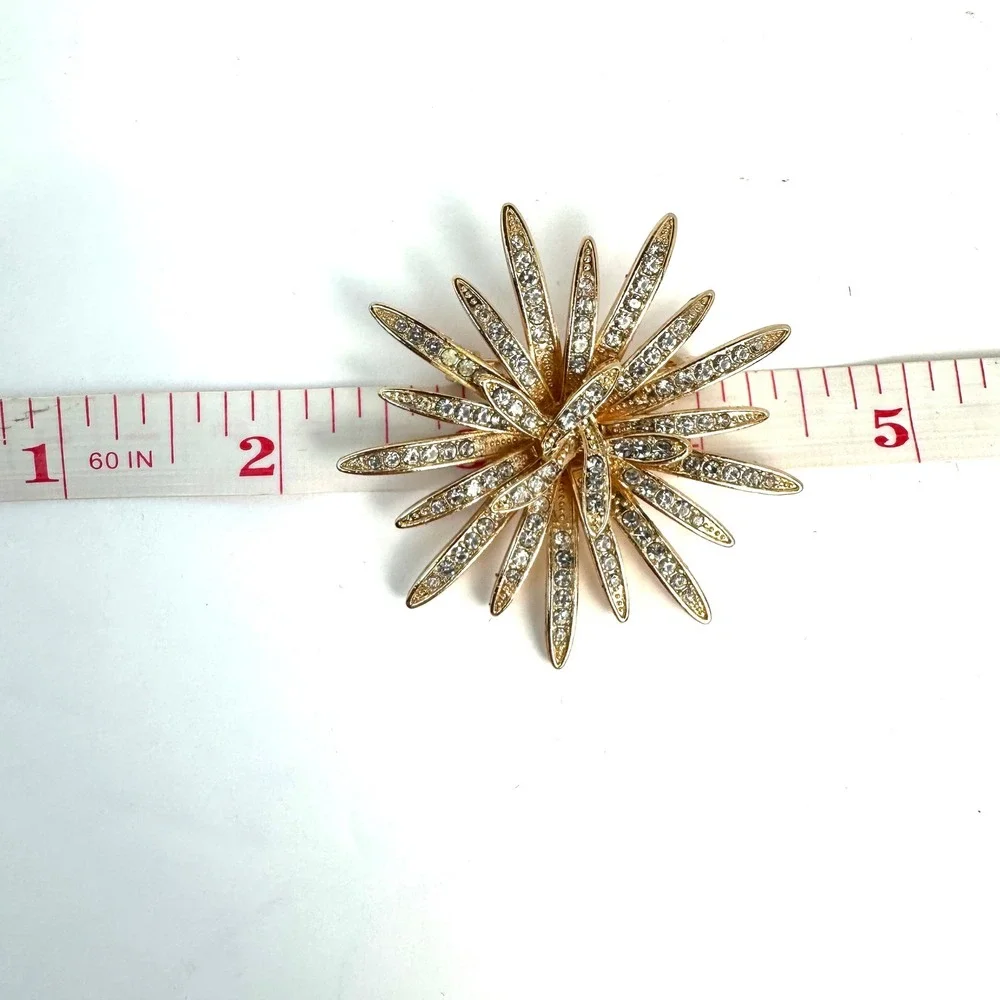 Starburst Brooch Women's OS Gold Excellent Rhinestone Sunburst Celestial Glam